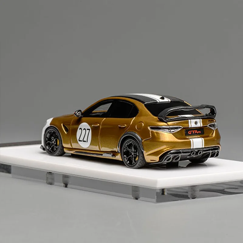 En Stock Mh 1:64 Romeo Giulia Gtam simulación de resina en miniatura modelo de coche deportivo juguete personalizado para niños adorno de regalo coleccionable