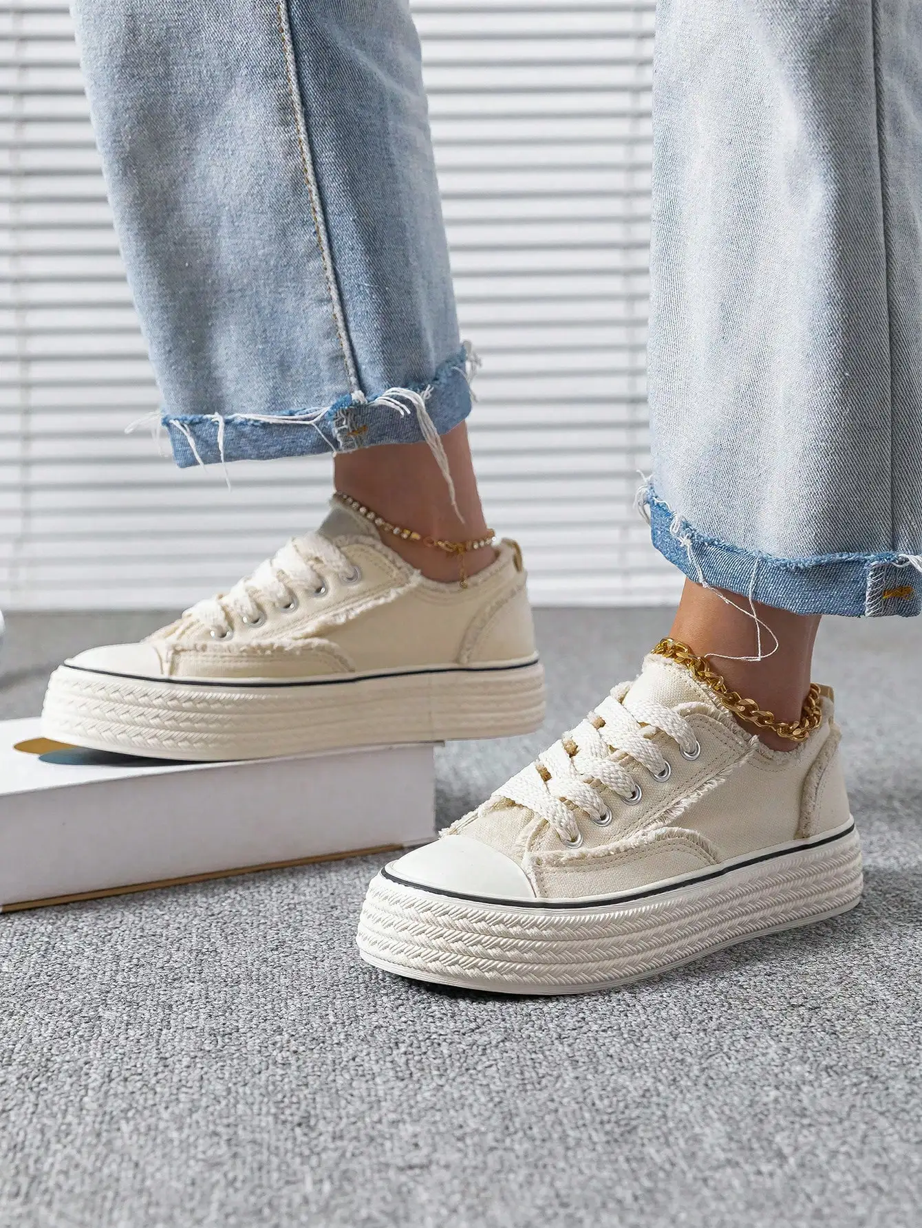 Fall/Winter Women's Fashionable Versatile Spring/Summer Outdoor White Lace-Up Round Toe Canvas Flat Non-Slip Casual Sneakers For Sports/Running SX2208138730347120