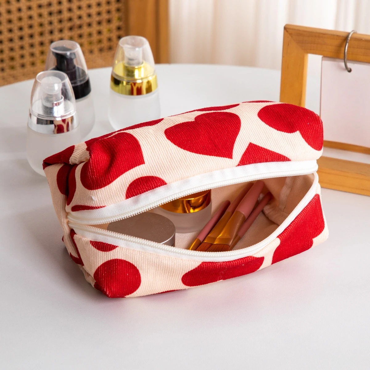 الأحمر القلب نمط المرأة حقيبة مستحضرات تجميل أدوات الزينة منظم مستحضرات التجميل سستة حقيبة السفر غسل الحقيبة حقيبة مستحضرات التجميل أكياس المكياج الإناث