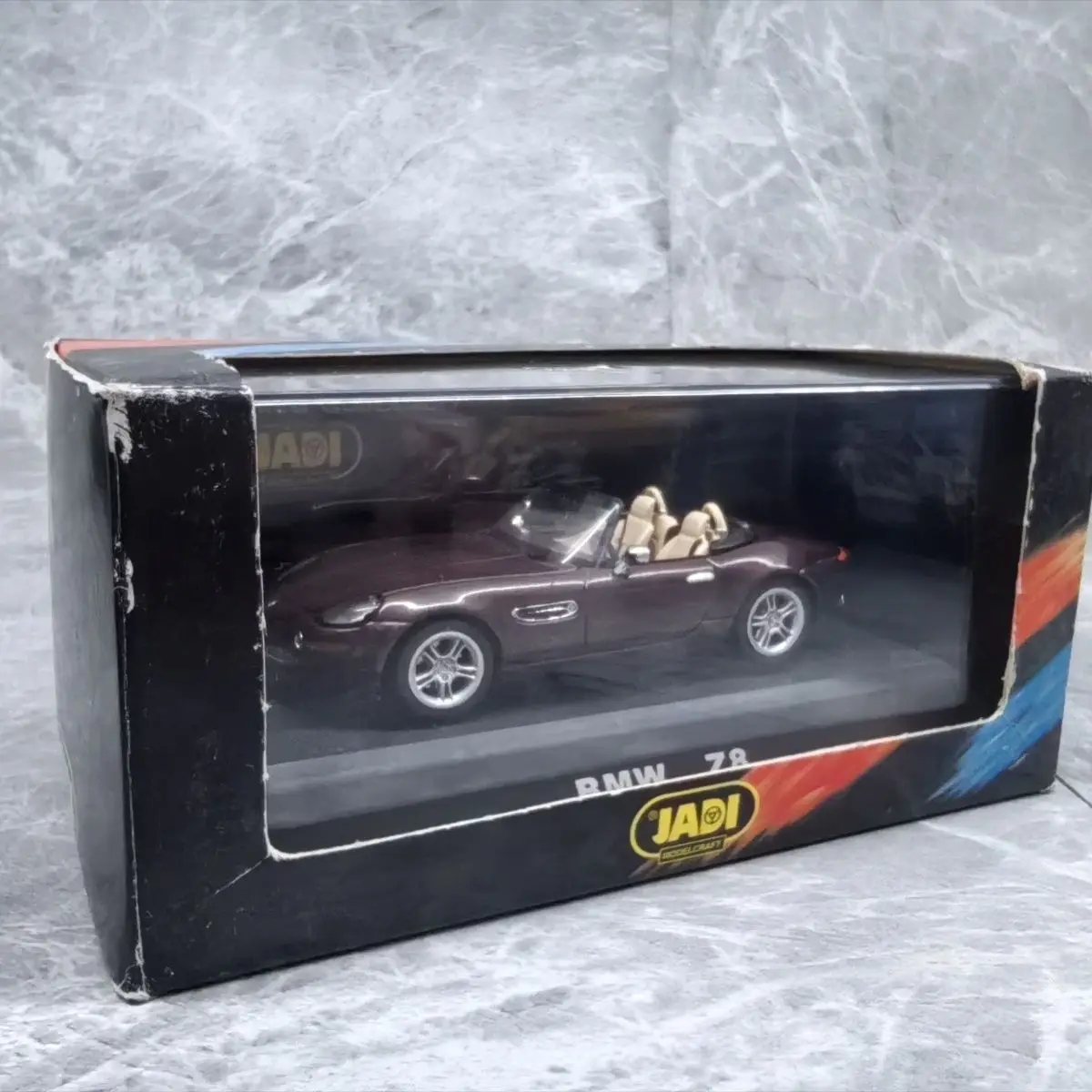 Jadi 1/43 BMW Z8 Alloy Convertible Model, with Its Own Roof and No Tight Fit