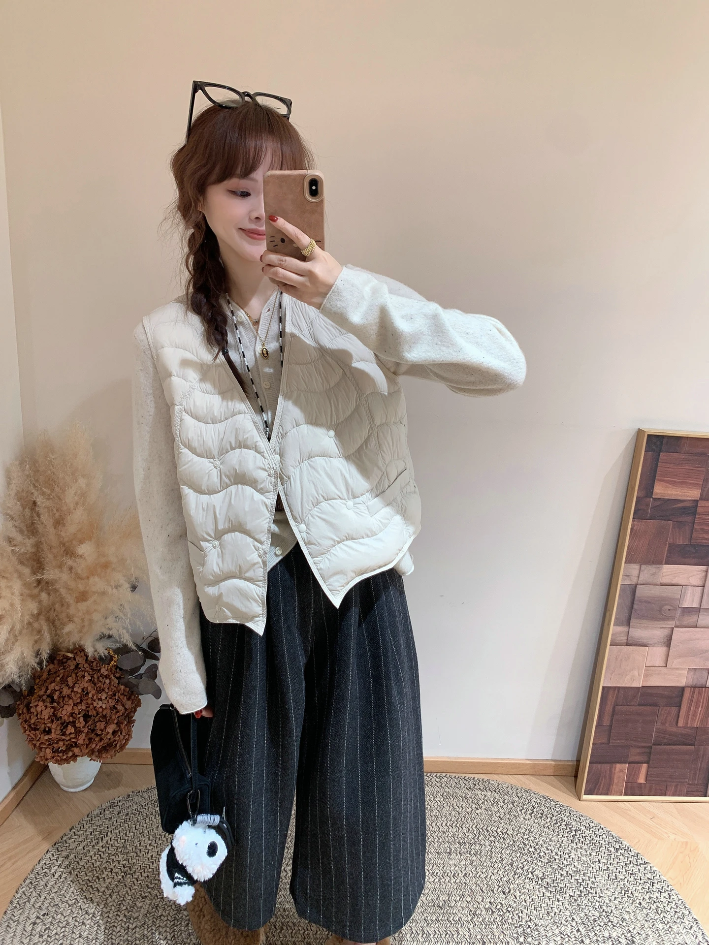 

Winter New Sle Lightweight ort 90% White Du down Vest V-Ne Layering Inner Wear Women's oulder Bared Vest Nylon Fiber