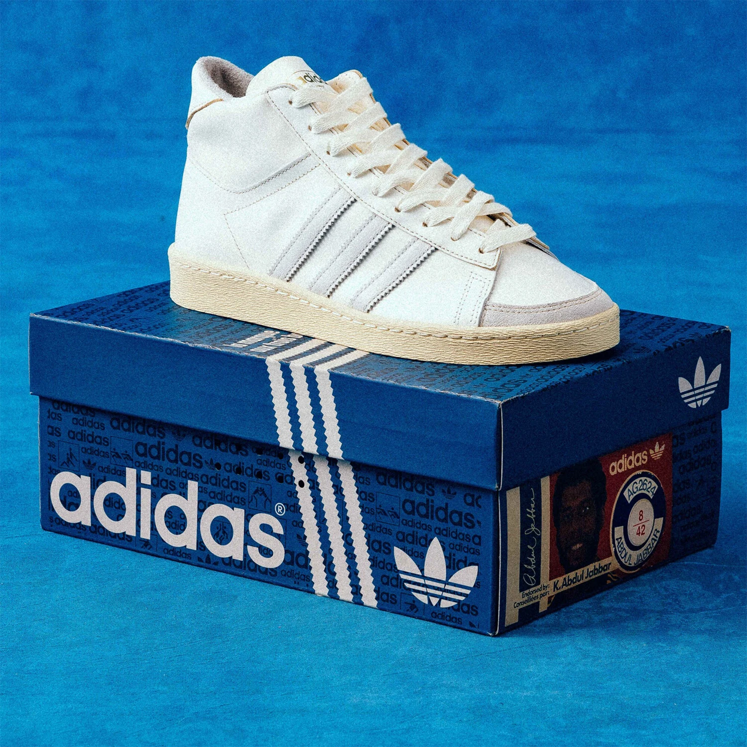 

Adidas Originals Мужские простые и легкие кроссовки средней высоты IH3183