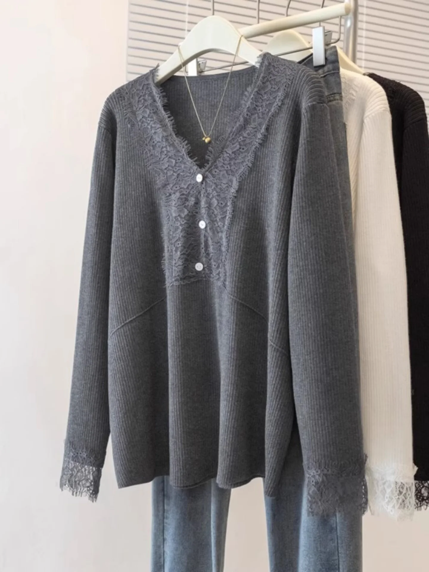 

Ele Lace V-Ne Long Sve Knitted Base irt Women's Autumn Winter plus Size Conceals Belly Slimming Inner Wear Top