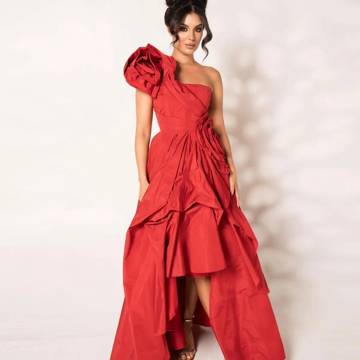 Romantic Satin Evening Dresses 3D Floral Tierred Party Dresses Floor Length Split Ruffles Wedding Party Dress