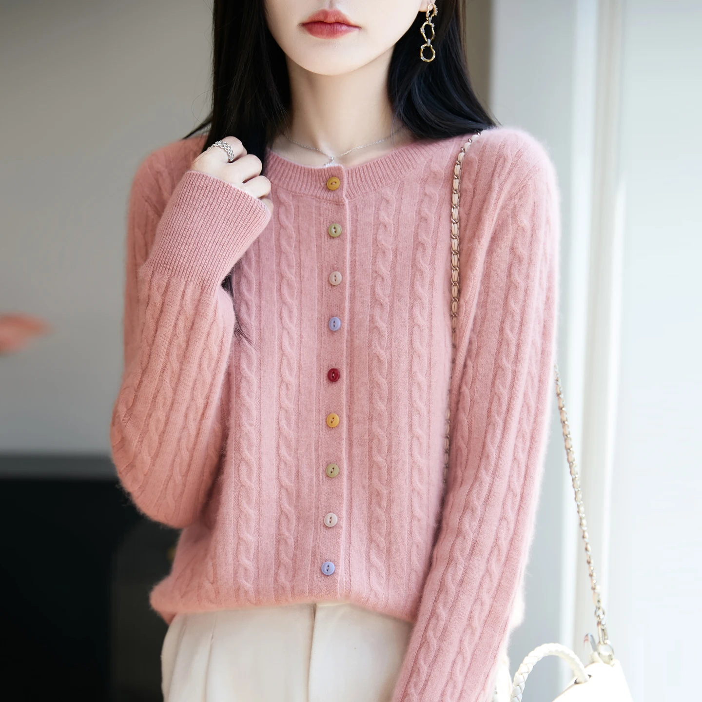 Nouveau cardigan en laine pure 100 % pour femme, tricot torsadé à boutons colorés, pull en laine à col rond élégant pour l'automne