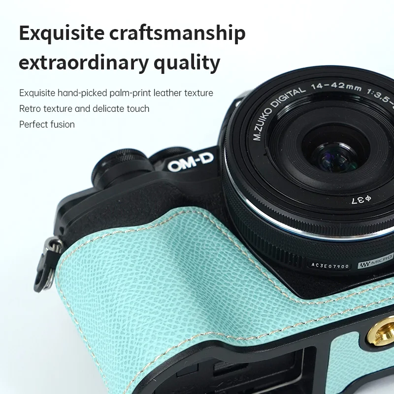 EM10IV كاميرا نصف حالة النخيل طباعة الجلود حامي الجسم قاعدة لكاميرا أوليمبوس EM10IV فتح النافذة السفلية مصممة