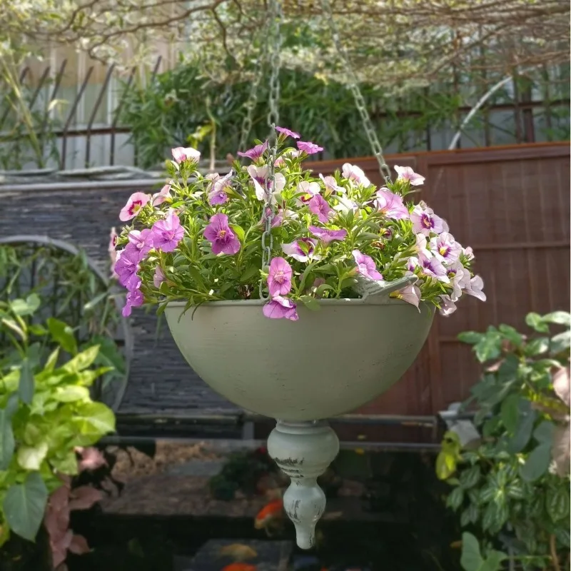 

Wrought Iron Hanging Baskets Vintage Flower Basket for Garden Decorative Balcony Bonsai Container Rust-Proof Outdoor Porch Decor