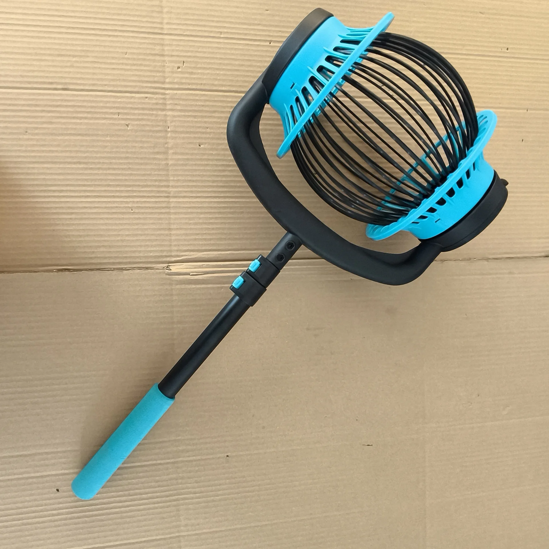 Fast Rolling Fruit Picker Tool for Orchard Garden, Walnut Chestnut Ball Collector with Long Handle Rod and Black Bag Pickup G