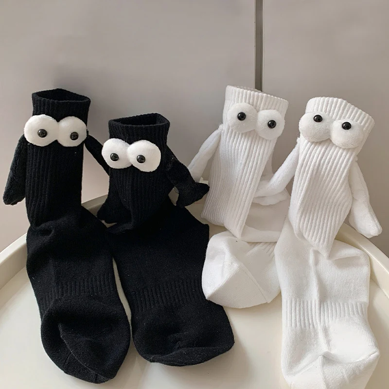 1 pair Funny Socks Creative Black White Cartoon Eyes Couples Socks Magnetic Attraction Hands Stocking Fashion Sock носки смешные