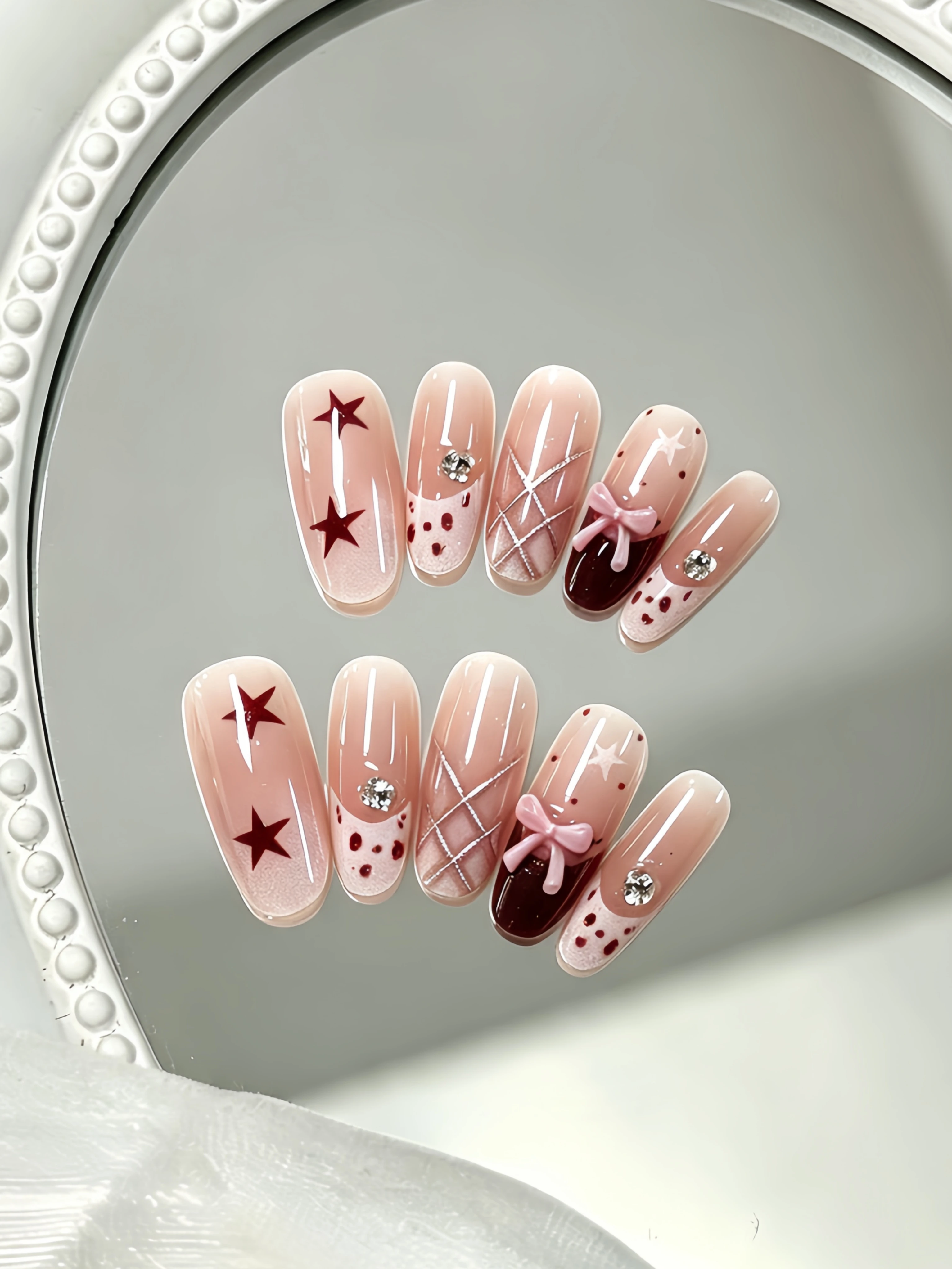10 faux ongles ovales de taille moyenne, motif léopard, strass et carreaux, style Y2K rétro, longs, pour femmes matures et intellectuelles, ongles press-on au style coréen, ambiance pure et séduisante