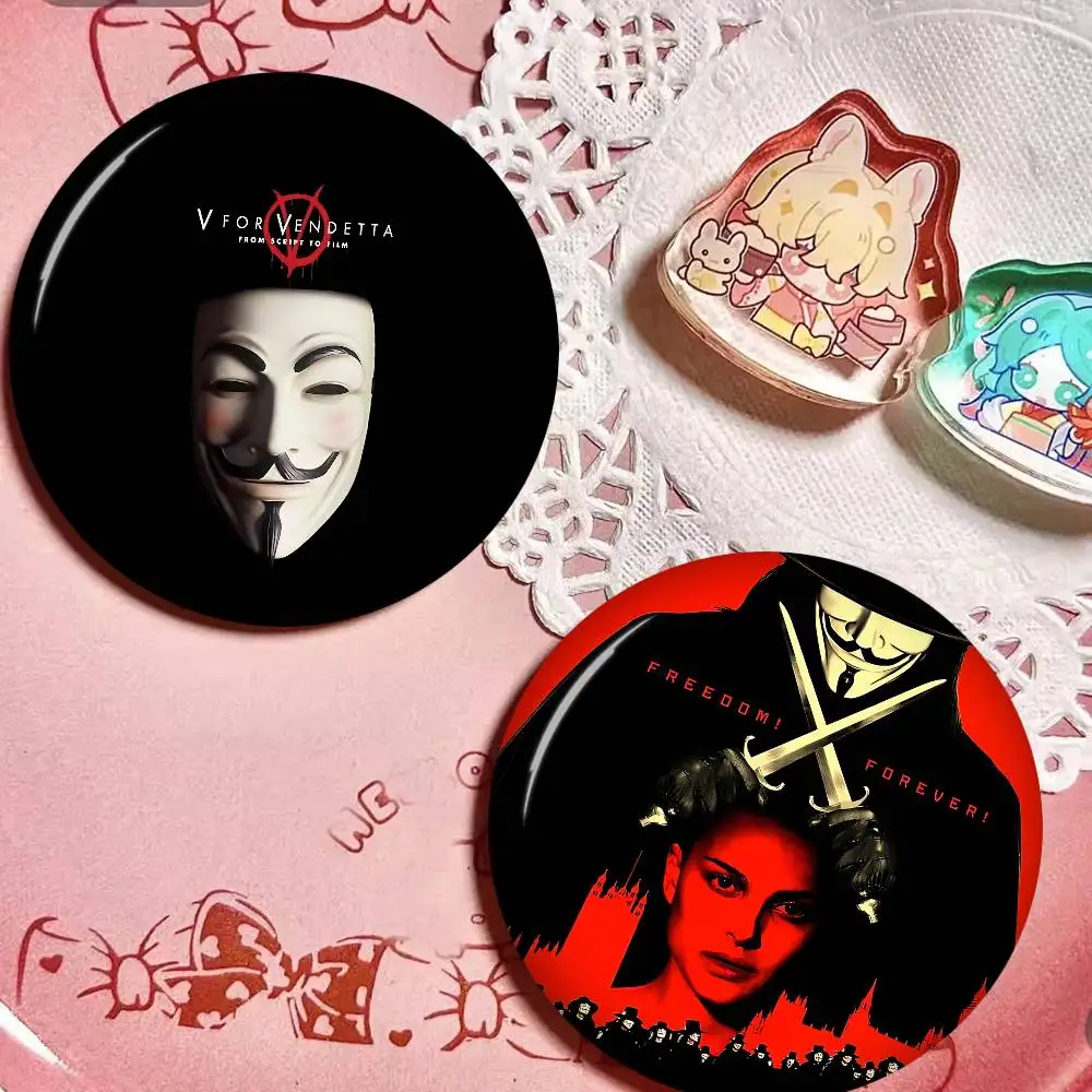 Classic Movie V For V-vendetta Soft Button Pin Round Metal Badge Lapel Pin Parts Gift Friends Kid Jewelry