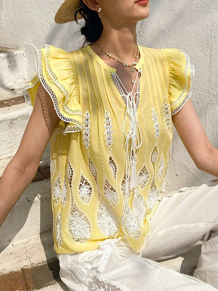 

2025 New Women's Hollow out Embroidered irt Summer Beach Vaion Sle Svel Top Fly Sve Loose Fit round Ne Poly...