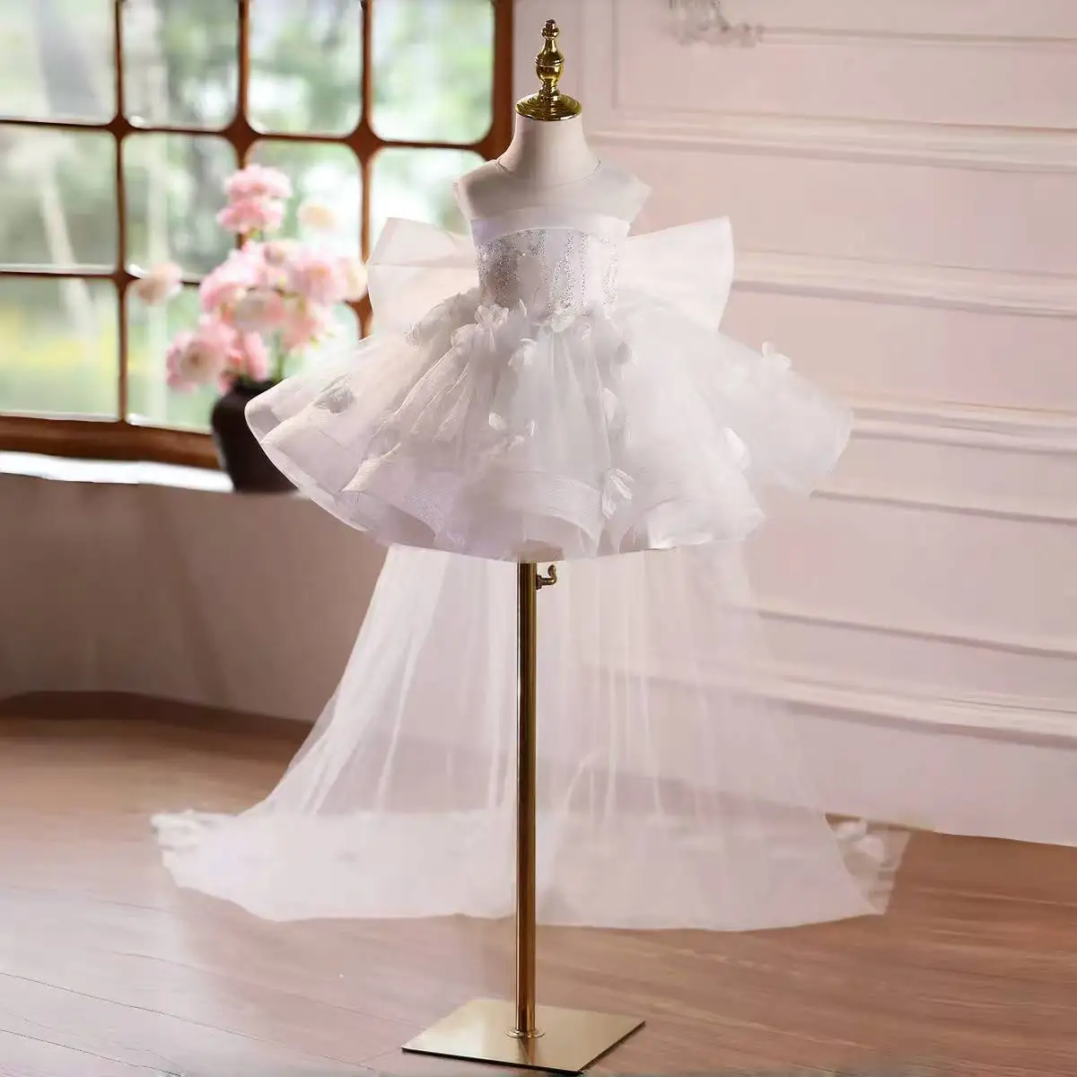 

Dreamy Vow D145 White Elegant Girls Dress Flowers with Train Knee Length Children Wedding Birthday Holiday Party Pageant Dress