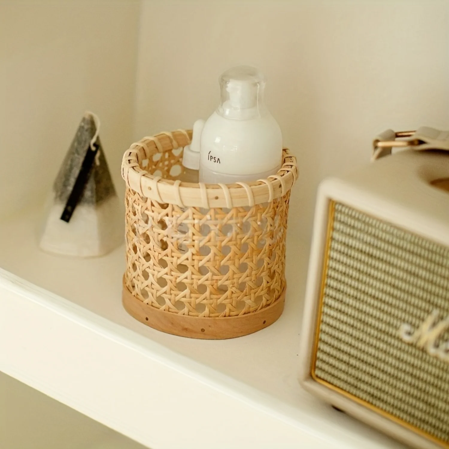 다용도의 세련된 등나무 메이크업 브러쉬 정리함 - 데스크탑 미용 도구 홀더를 위한 안전한 디자인