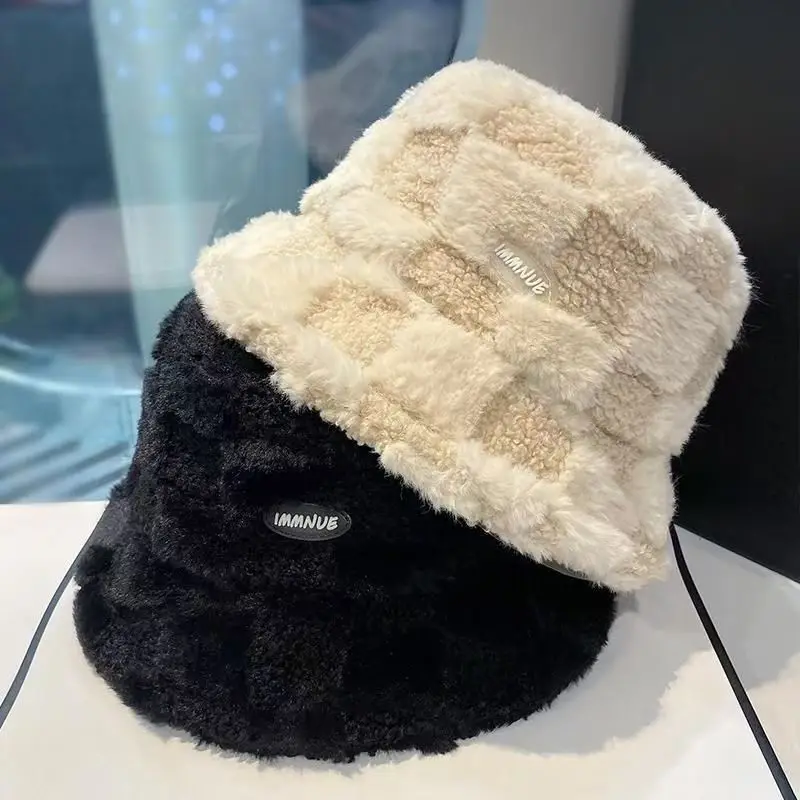 

Women's autumn and winter thick warm and windproof lamb wool letter bucket hat with face enhancing plaid fisherman hat