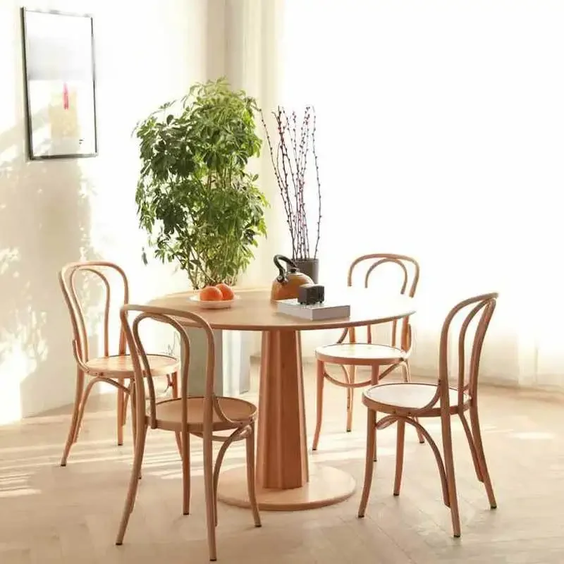 طاولة طعام مستديرة بسيطة غير رسمية من خشب الكرز والخشب الصلب بالكامل من الشمال، سجل الجوز الأسود الاسكندنافي الفاخر الخفيف