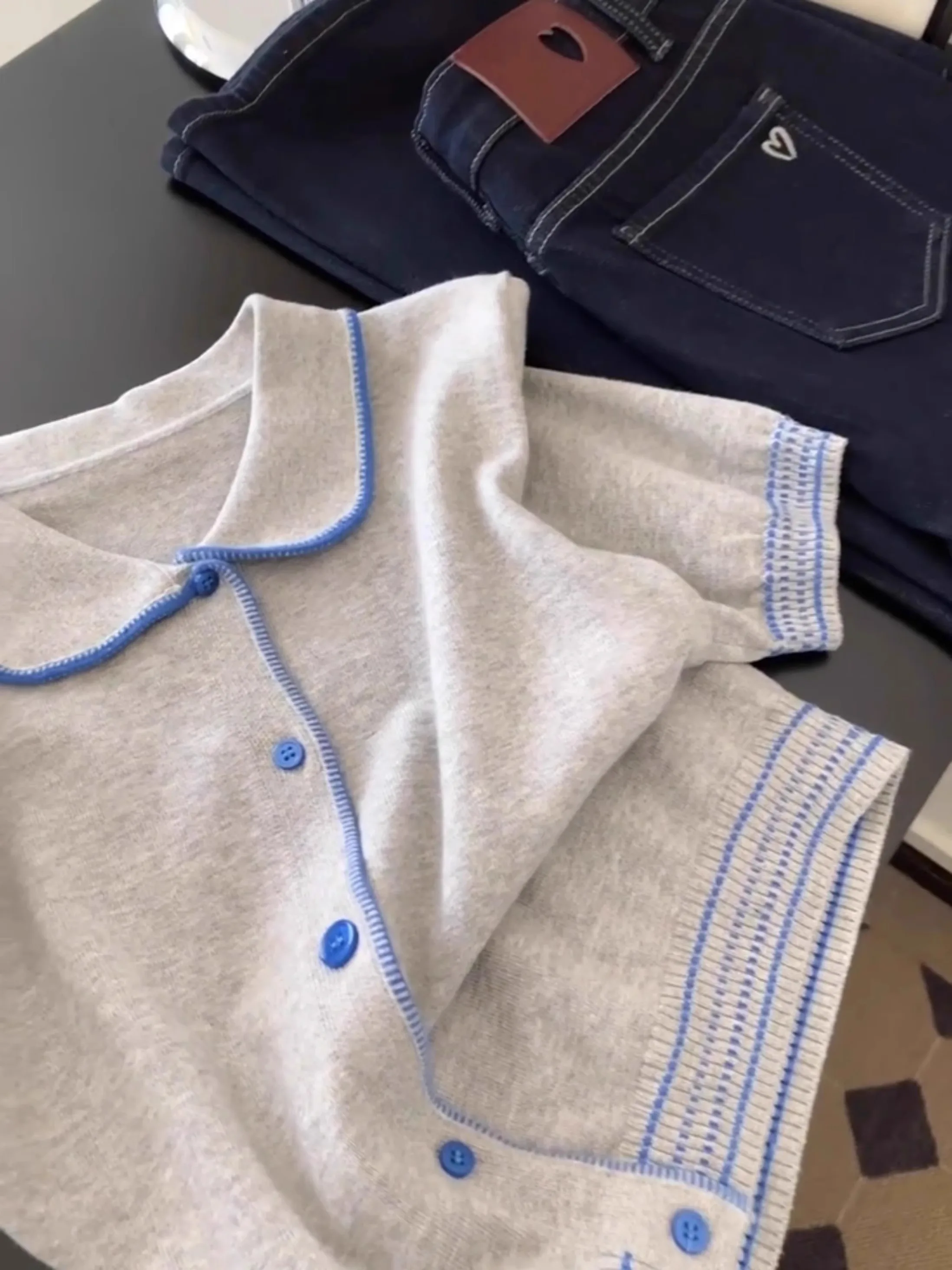 グレーブルー対照的なカラーニットカーディガン Tシャツ女性の夏の新韓国ルーズ半袖セーター多用途ショートトップ