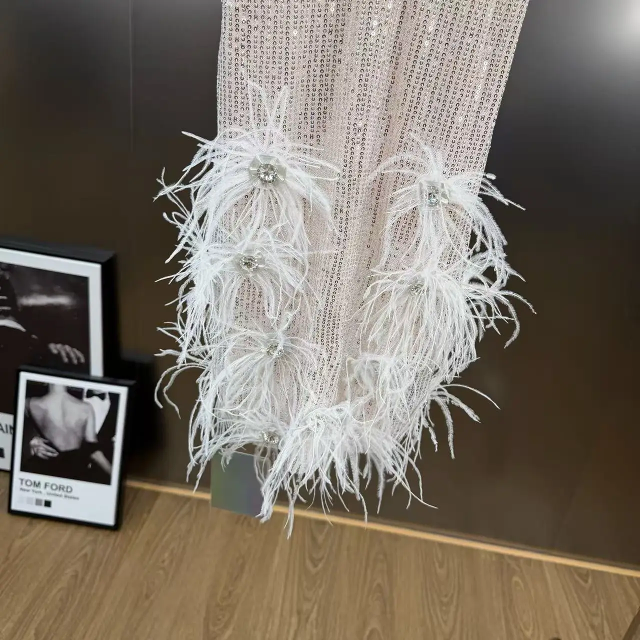 2026年春 セクシーな羽根飾りストラップドレス レディース ナイトクラブ ディスコ スパンコール ボディコンドレス エレガントな社交界 イブニングパーティードレス