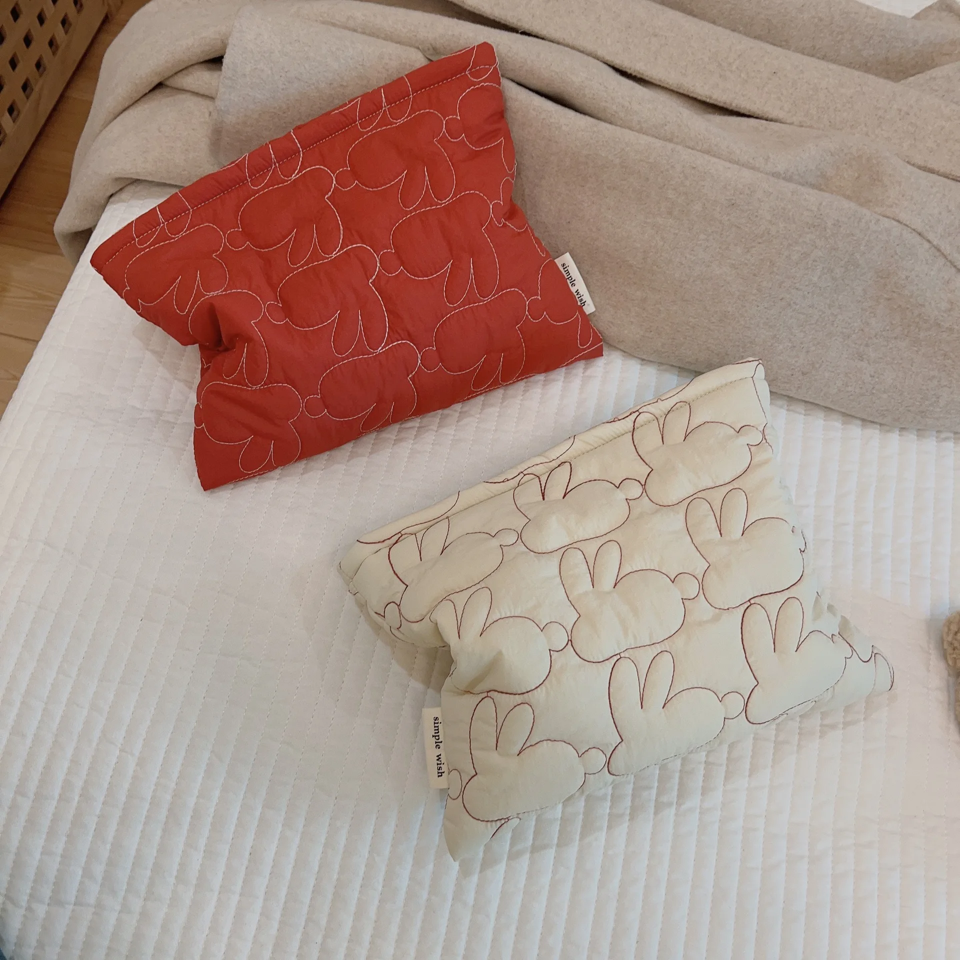 Cute Cute Rabbit Makeup Bag Female Hand Bag Retro Art Thickened Storage Bag