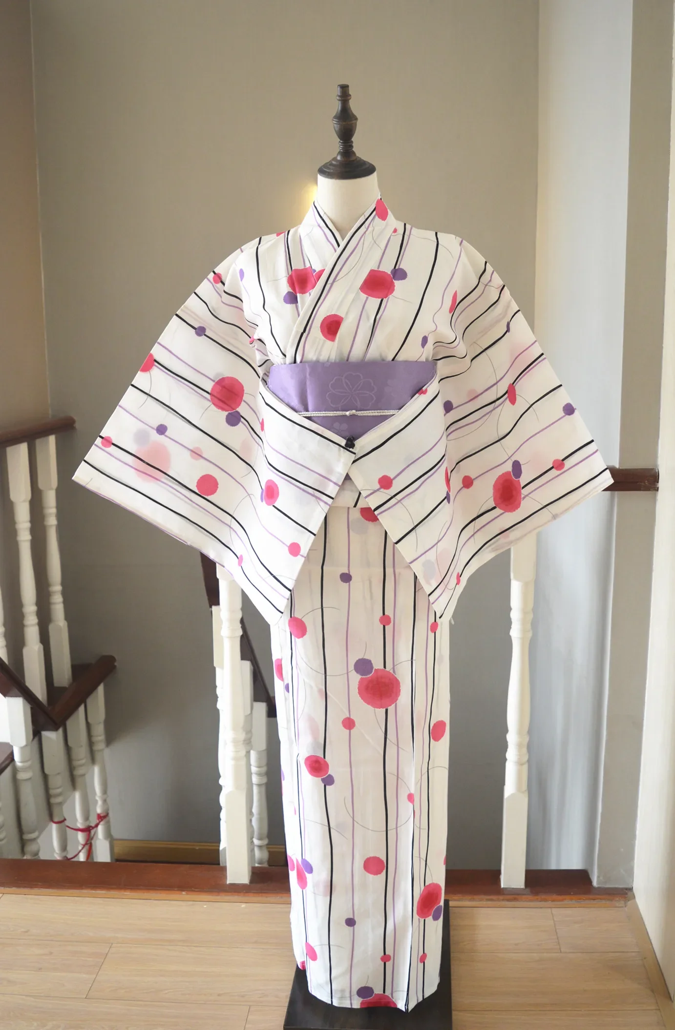 Single yukata Japanese traditional kimono cotton texture girl white background small fresh two-piece set