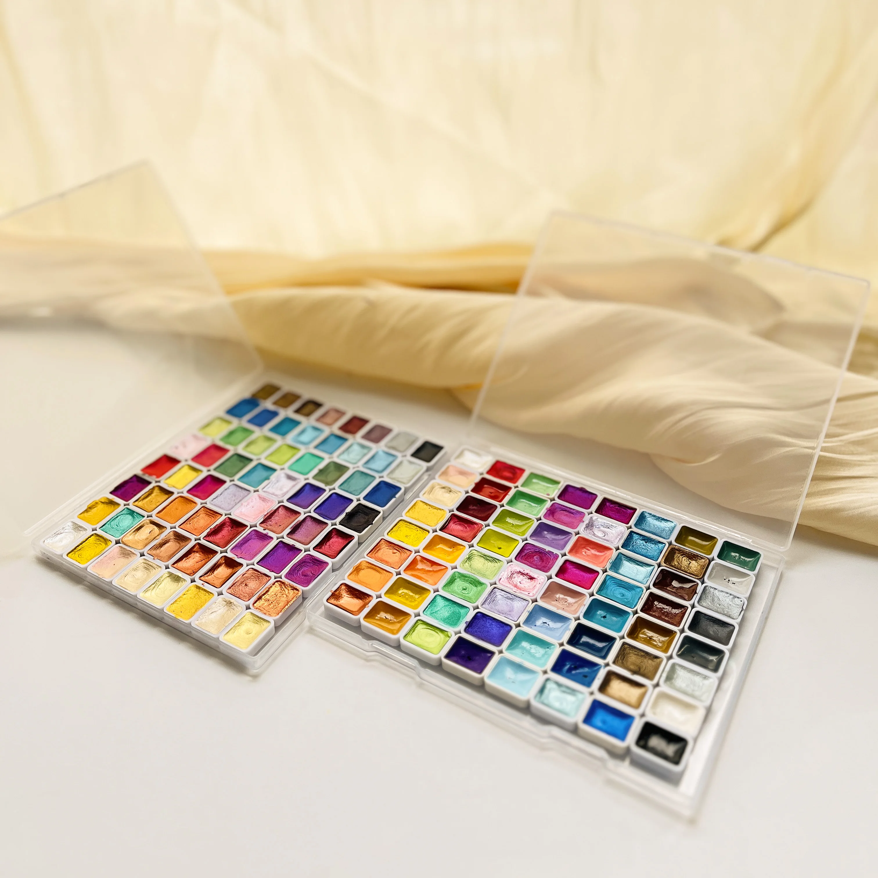 64-Farben Perlglanz- und Festfarben-Aquarellfarben-Set mit Leuchtendem Schimmer, Hervorragender Deckkraft und Langanhaltender Lichtechtheit – Detail 4