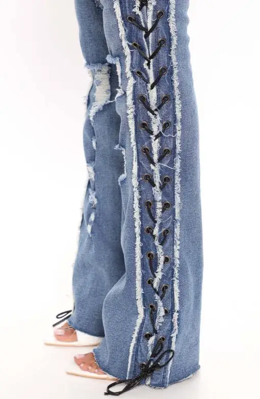 Herbstlich gebürstet, zerrissen, Loch durch Seildesign, eng anliegende Jeans für Damen, trendige und personalisierte Jeans mit hoher Taille