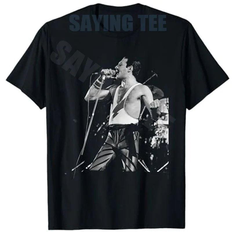 Freddie Mercury der Frontsänger der Rockgruppe Queen bei Live Aid 1985 T-Shirt im Retro-Stil Queen Lead Singer NEC Arena The Works Tour Y2k Rock Tee – Detail 6