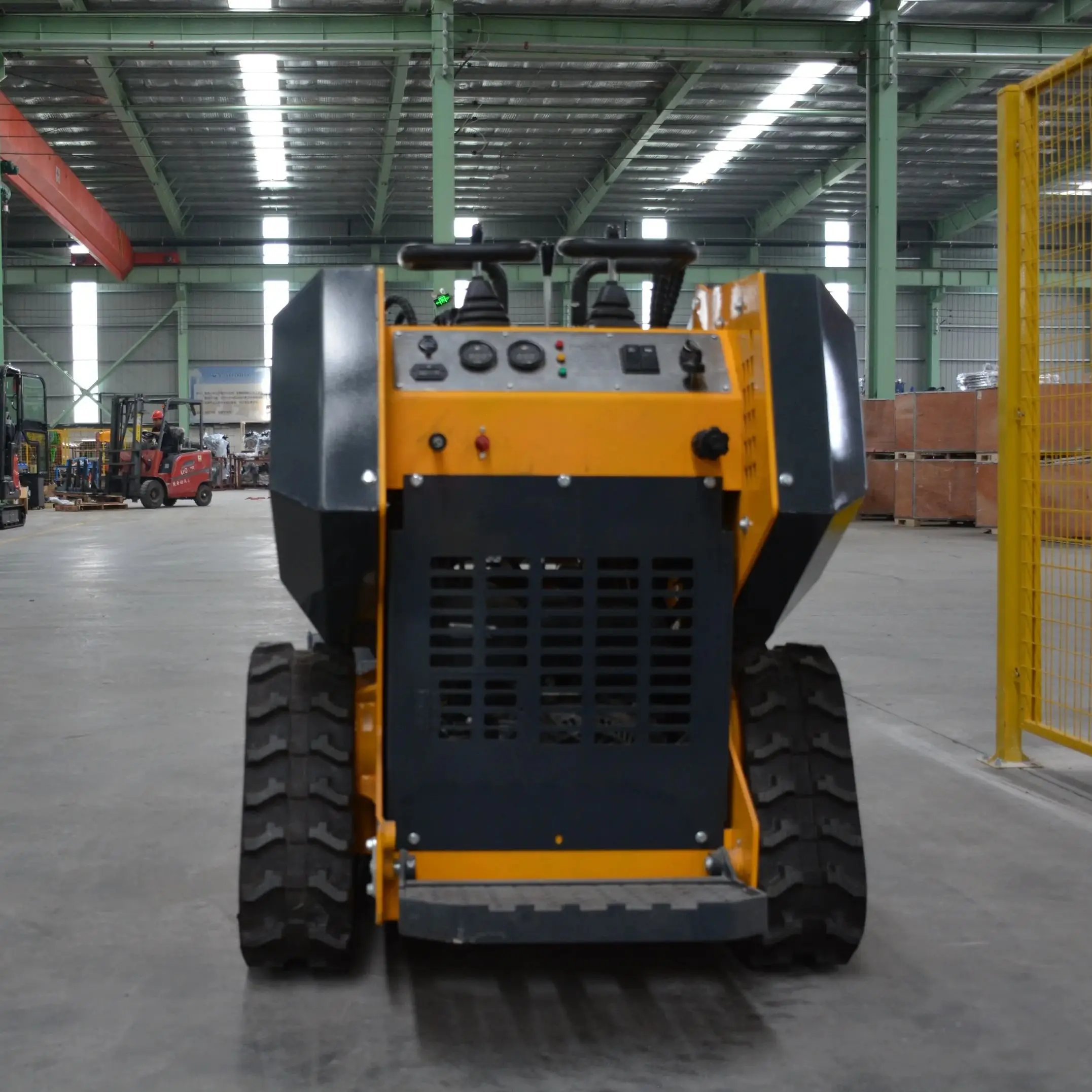 Compact track frame on small skid steer loader, new mini skid steer loader
