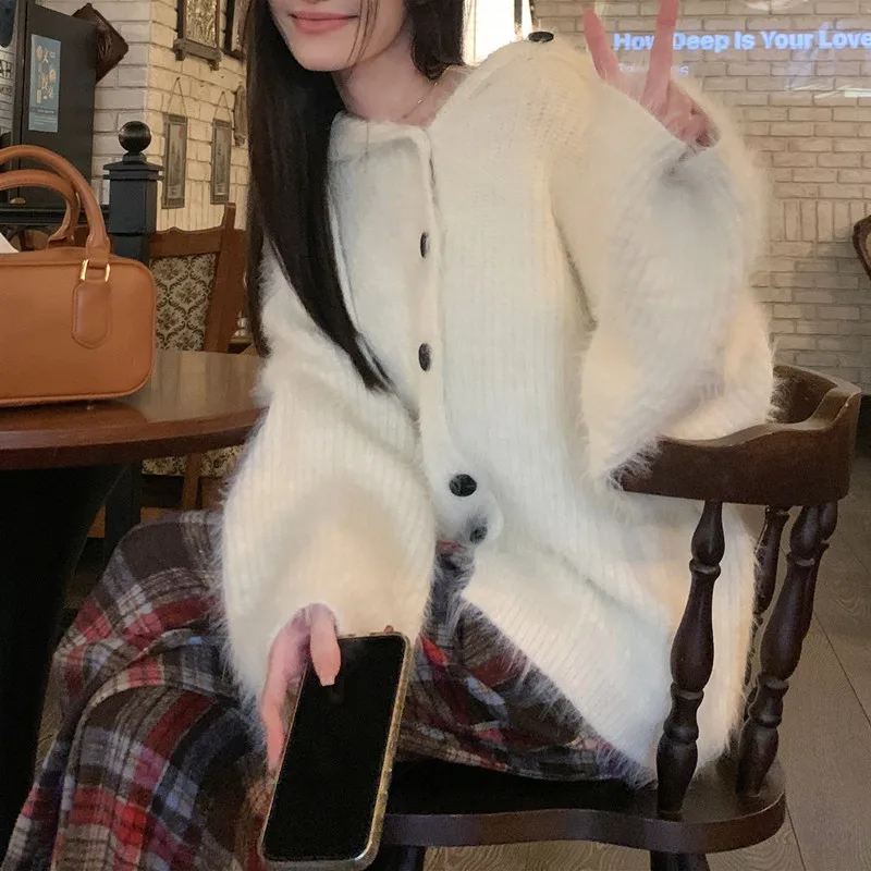 White Knitted Cardigan for Women Autumn and Winter Short Style 2024 New High-end Korean Lazy Style Sweater Jacket image 4