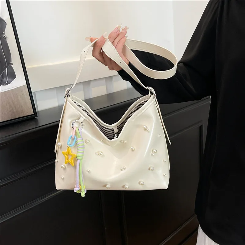 

Новинка 2025, женская большая сумка с жемчугом, элегантная сумка через плечо с верхней ручкой, просторная универсальная сумка, изысканная и вместительная ​