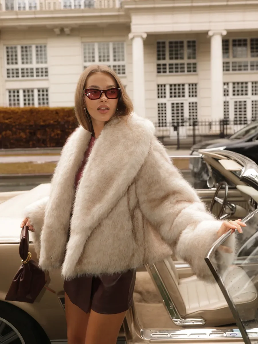 LIMO Ladies Short Faux Fur Coat Wide Lapel Open Front Loose Fit Fashion Plush Outer