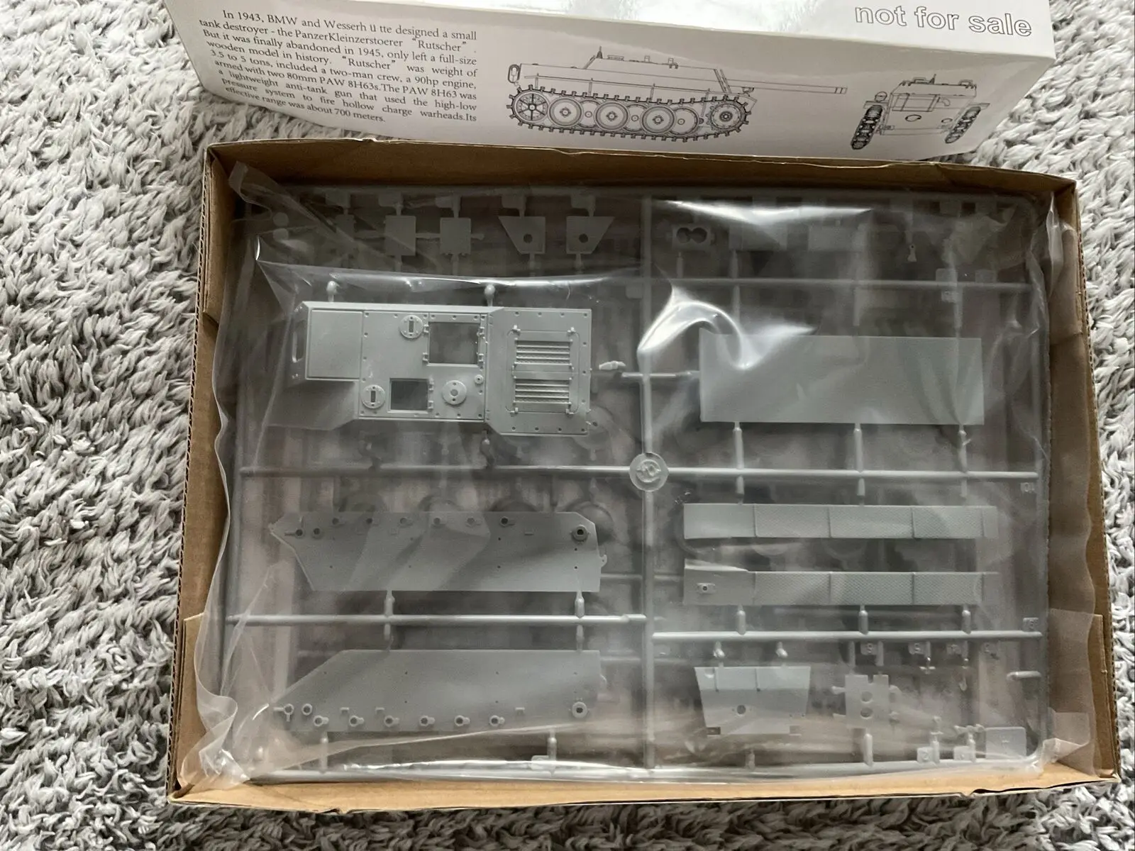 Zabawny model niemieckiego czołgu projektowego E-5 Rutscher w skali 1/35, plastikowy zestaw do składania, prezent dla miłośników militariów.