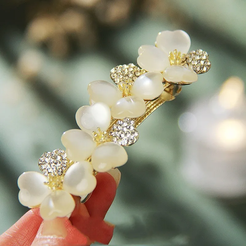 New Luxury White Opal Flower Spring Hairpin Set con zircone Boutique Top Clip One Word Back elegante copricapo moda donna