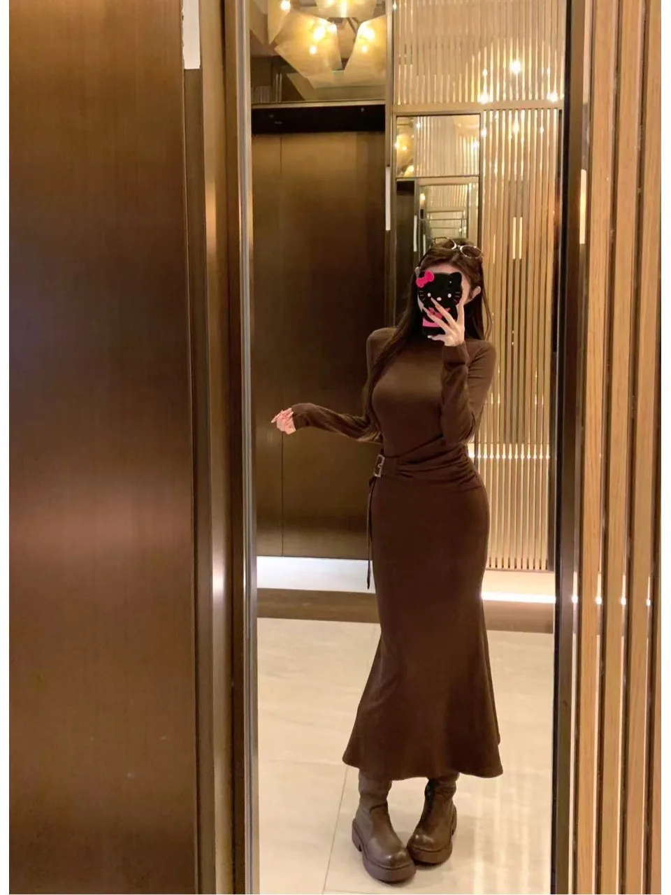 المرأة الخريف البني كم طويل فستان حزام Bodycon قلم رصاص حورية البحر تنورة الكورية شيك الطبقة الداخلية معطف الشتاء الأسود مع تنورة