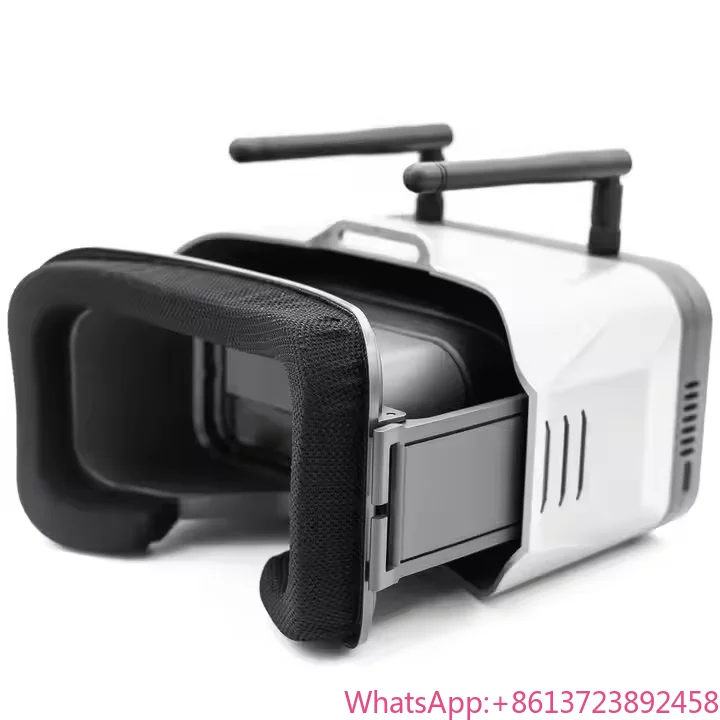 

EMAX Transporter II Traverser HD Zero Digital Map FPV Goggles for RC Aircraft Battery-Powered with Receiver Plastic Material