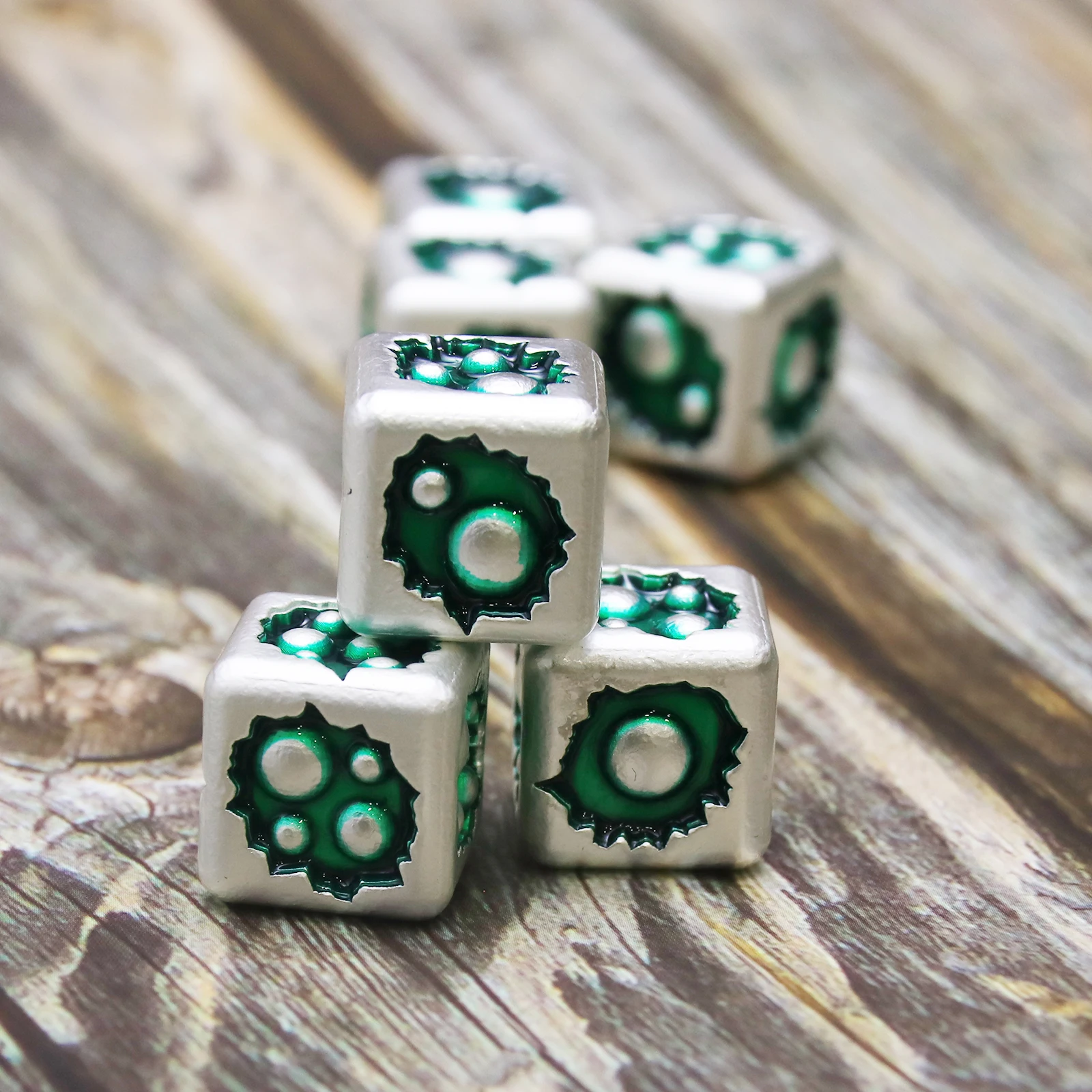 

6PCS Metal Dice, DND Dice Set 15mm D6 Dice, Concept Dice for DND Tabletop Games