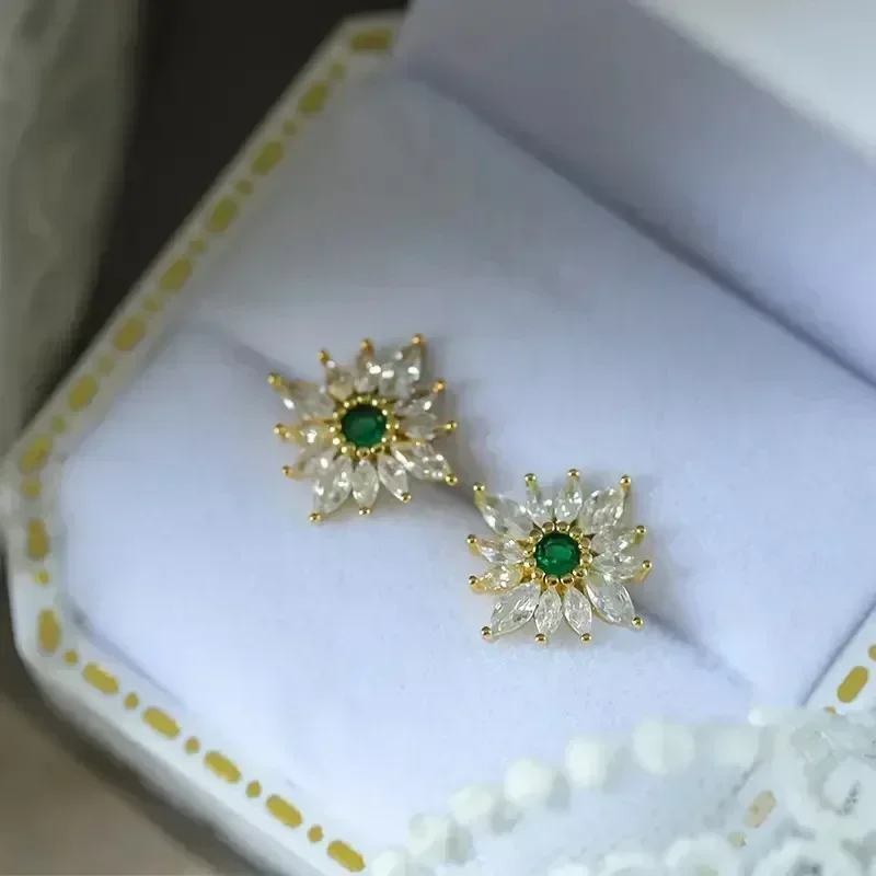 New European and American Light Luxury Floral Cubic Zirconia Earrings for Female Actors, Elegant French Fashion Niche Jewelry