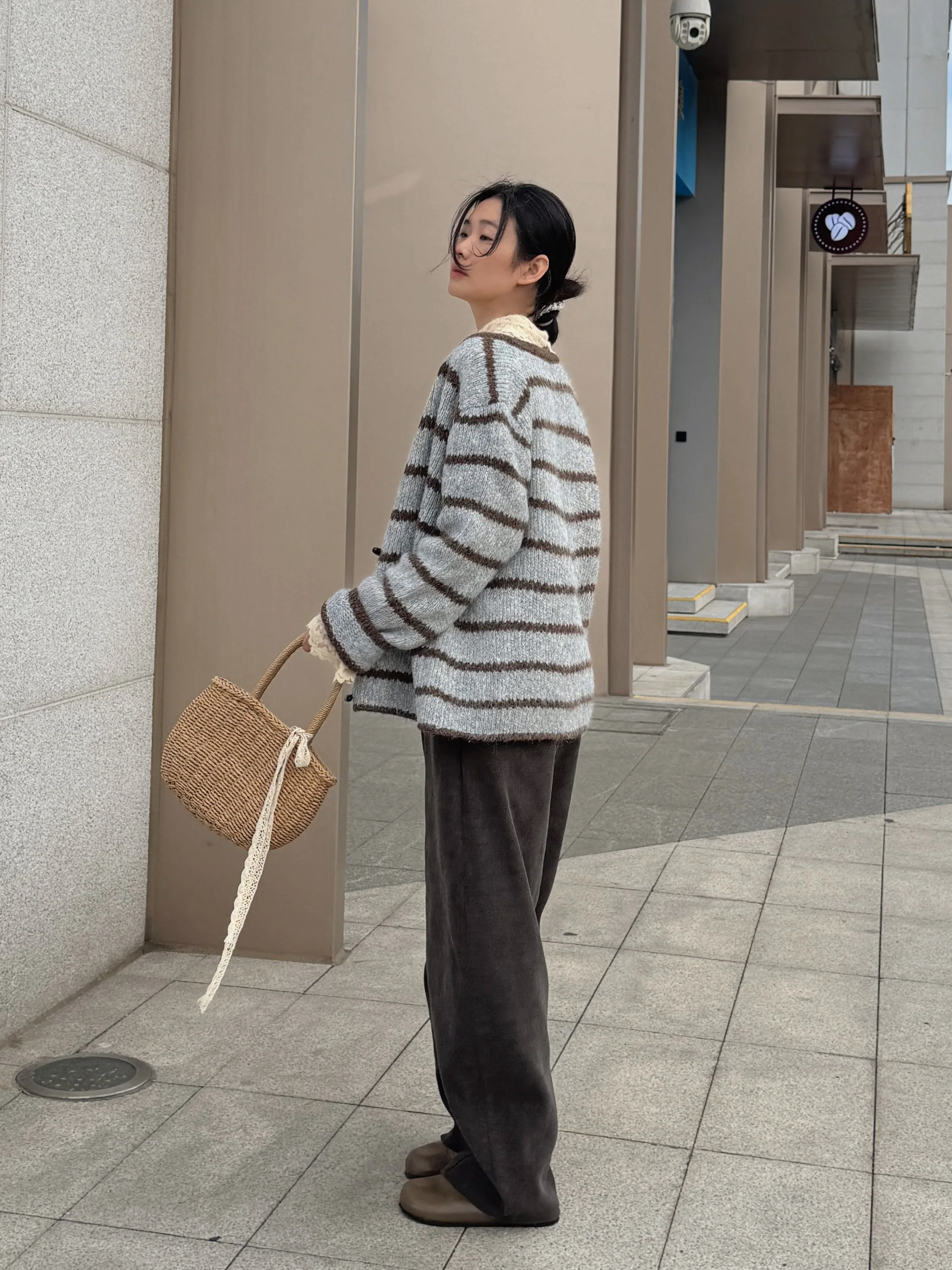 

QCyoye Original Vintage Striped Button Knitted Sweater Women's Autumn Winter Loose Fit Comfortable Soft Long Sve Top