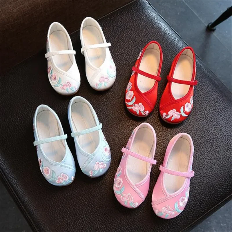 Kids Shoes for Girl Children\'s Hand Embroidery Cloth Casual Shoe Chinese Style Girls Shoes Old Beijing National Wind Dance Shoes