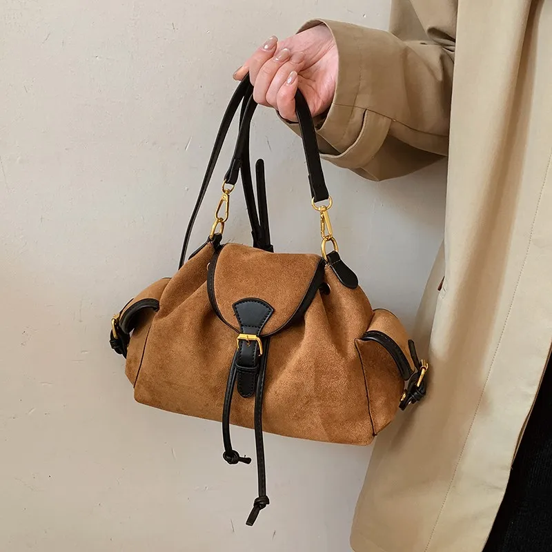 

Женская большая вместительная новая осенне-зимняя нишевая сумка через плечо на одно плечо, популярная плиссированная сумка-облако, повседневная пригородная сумка