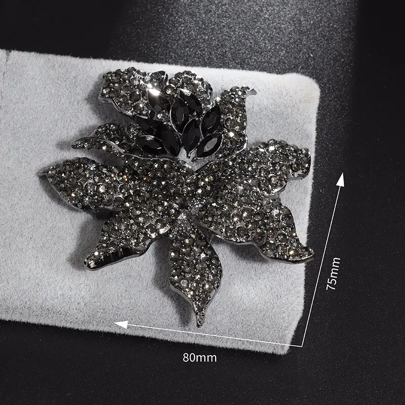 Luxury Inlaid Rhinestones Rose Brooches Vintage Temperament Ladies Black Flower Lapel Pin Fashion Evening Dress Sweater Corsage