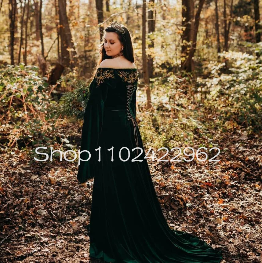 Emerald Green Velvet Medieval Evening Occasion Dresses with Fairy Long Sleeve Beaded Embroidery Fantasy  Crimson Prom Gown