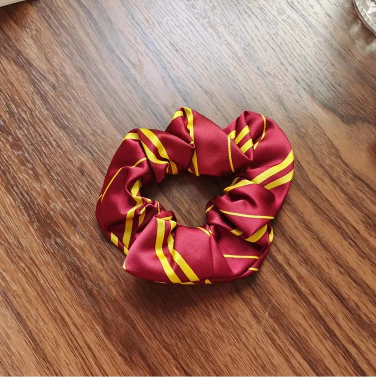 Slytherin تأثيري رئيس ارتداء حبل الشعر ، Scrunchie ، المعالج ، مدرسة السحر ، عصابة رأس ، أغطية الرأس ، اكسسوارات