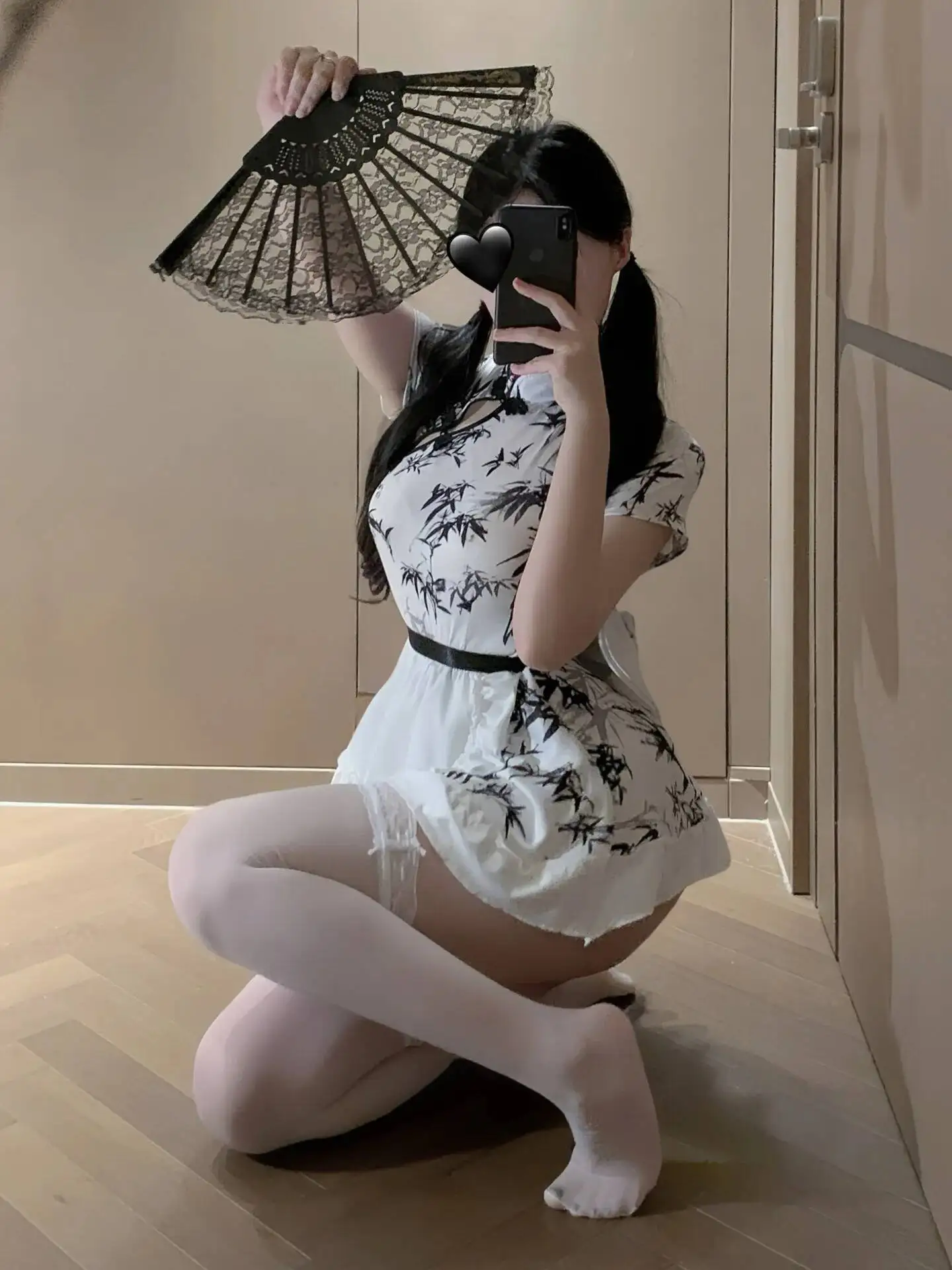 Abito cheongsam sexy con stampa di bambù con inchiostro in stile cinese Bowknot Il grembiule e la gonna della cameriera è rugoso all'estremità affascinante X1NC