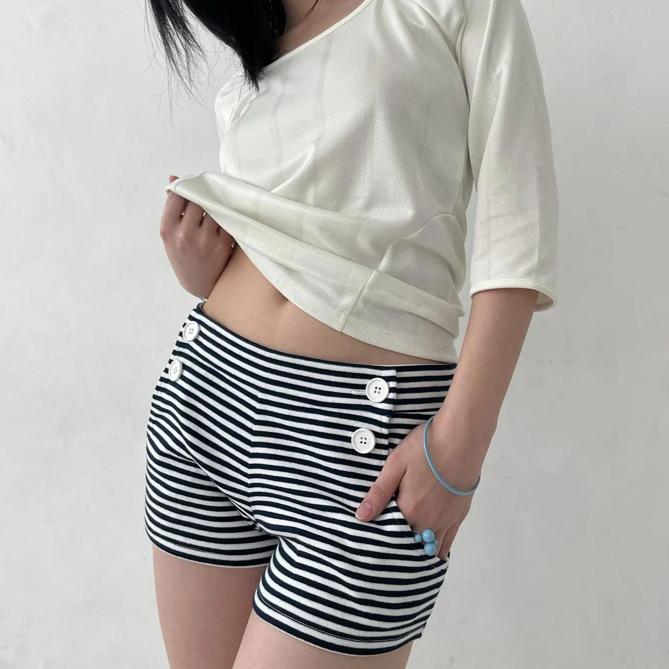 2026 Women Y2K Solid Striped Hot Pants Button Detail Hip Lifting Shorts Trendy Versatile Fashion Ladies Daily Street Personality