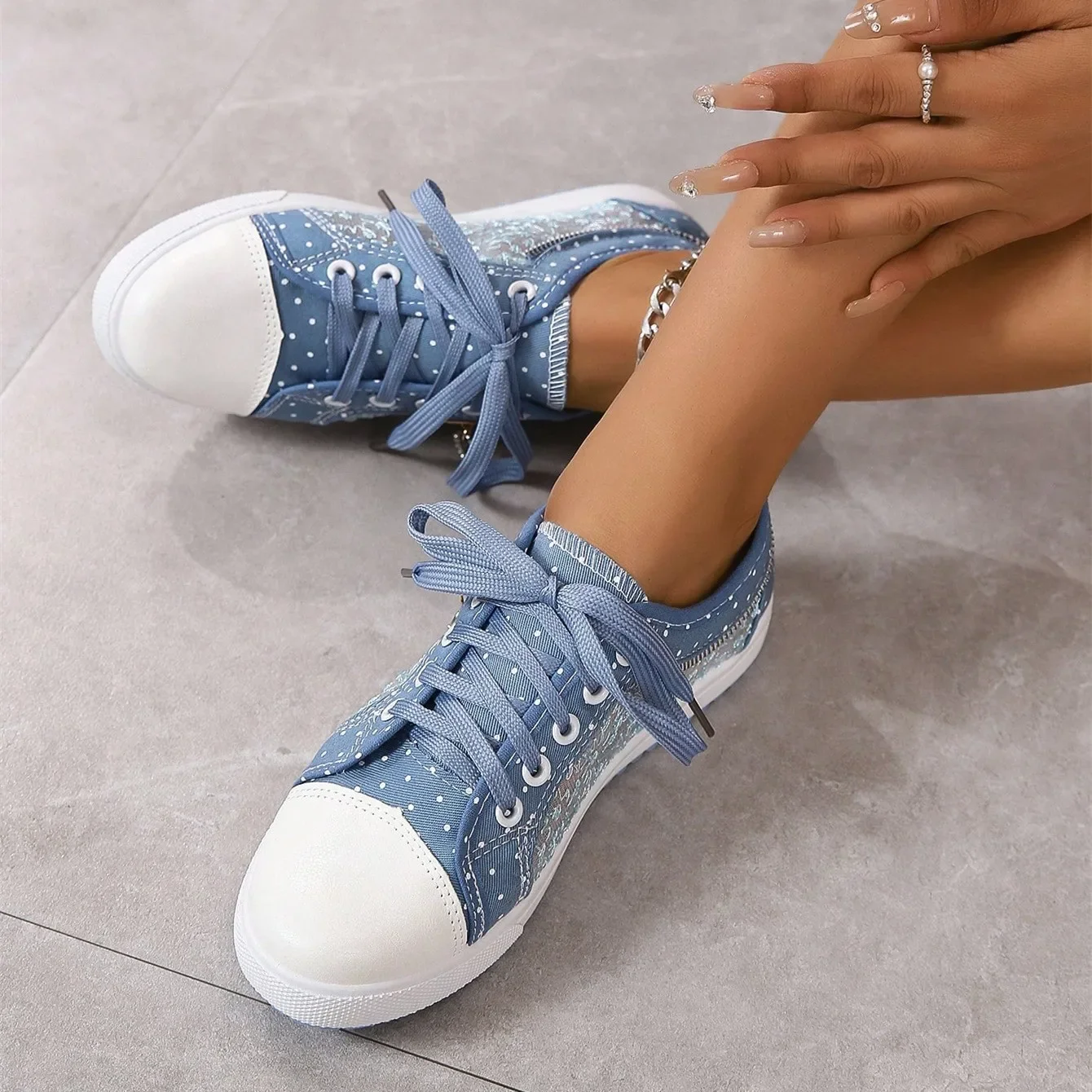 Woman Designer Sneakers New Summer Fashion Casual Shoes Canvas Hollow Breathable Platform Flat Shoes Woman Sneakers Tenis Jeans