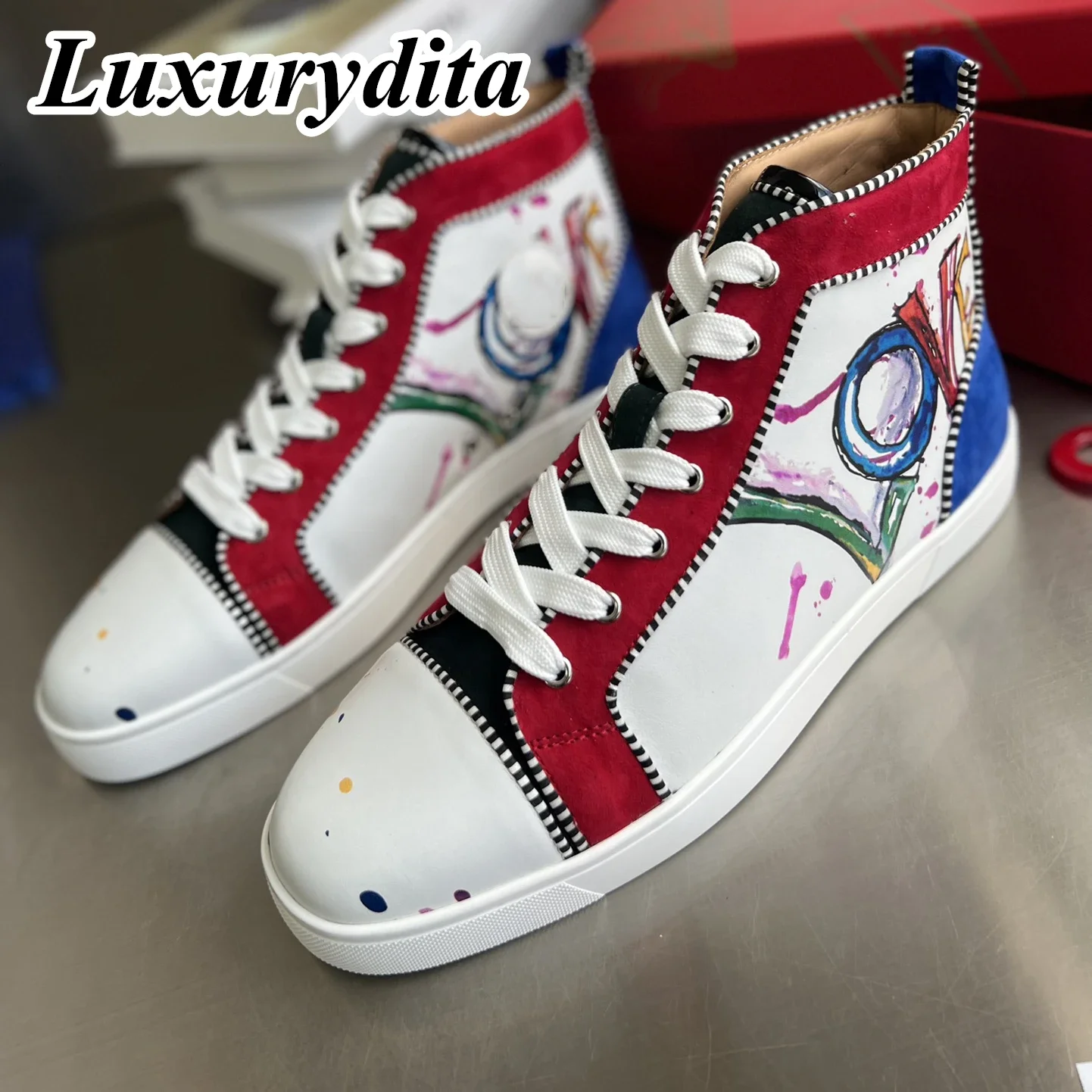 

Top Quality Womens Trendy Casual Sneakers Luxury Mens Real Leather Tennis Shoes Designr Red Soled Tide Lovers Rivet Shoes HJ1449