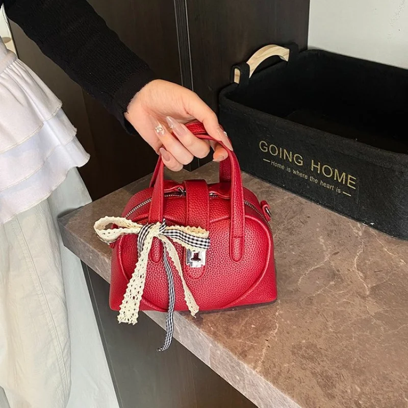 

Fashionable Ladies Crossbody-Bag Crafted From Waxed Leather Featuring High-End Quality And Paris Commuter Vintage Look ​