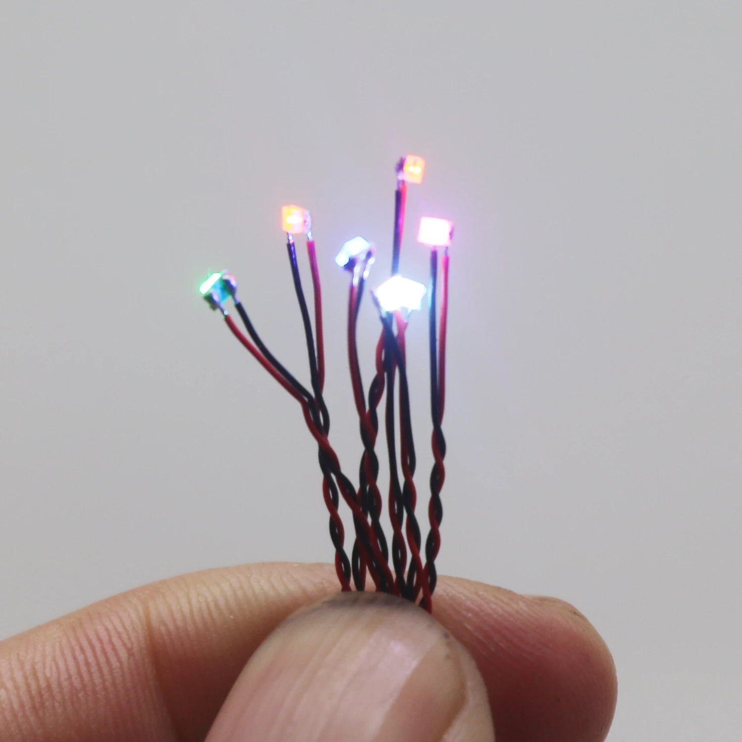5X Kabelgebundene 20cm 0805 SMD LED-Lampe Plus 3V 2P für Modellbau-Szenen, Flugzeuge, Schiffe, Autos, Spielzeugbeleuchtung, Dioramen, Gundam-Roboter, Szenen und Sandtische