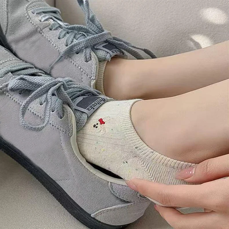 1/5 Paar kurze Damensocken mit Cartoon-Tier-Hundemotiv für Frühling und Sommer, atmungsaktive und bequeme, unsichtbare Freizeitsocken – Detail 4
